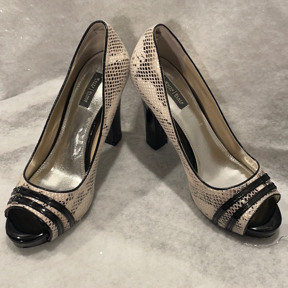 💕SALE❤️White House Black Market Heels